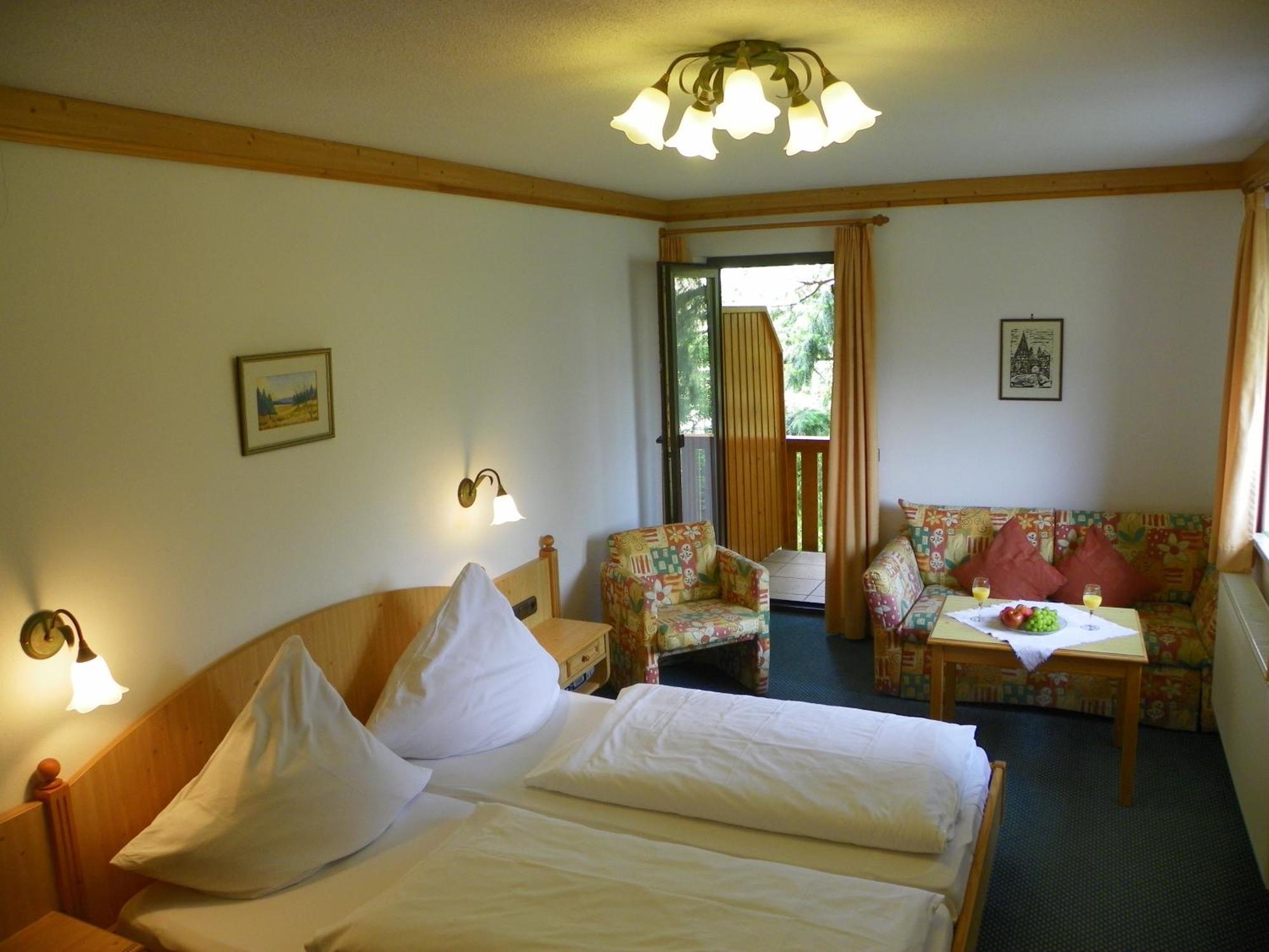 Landhotel Steigerwaldhaus Burghaslach Exteriör bild