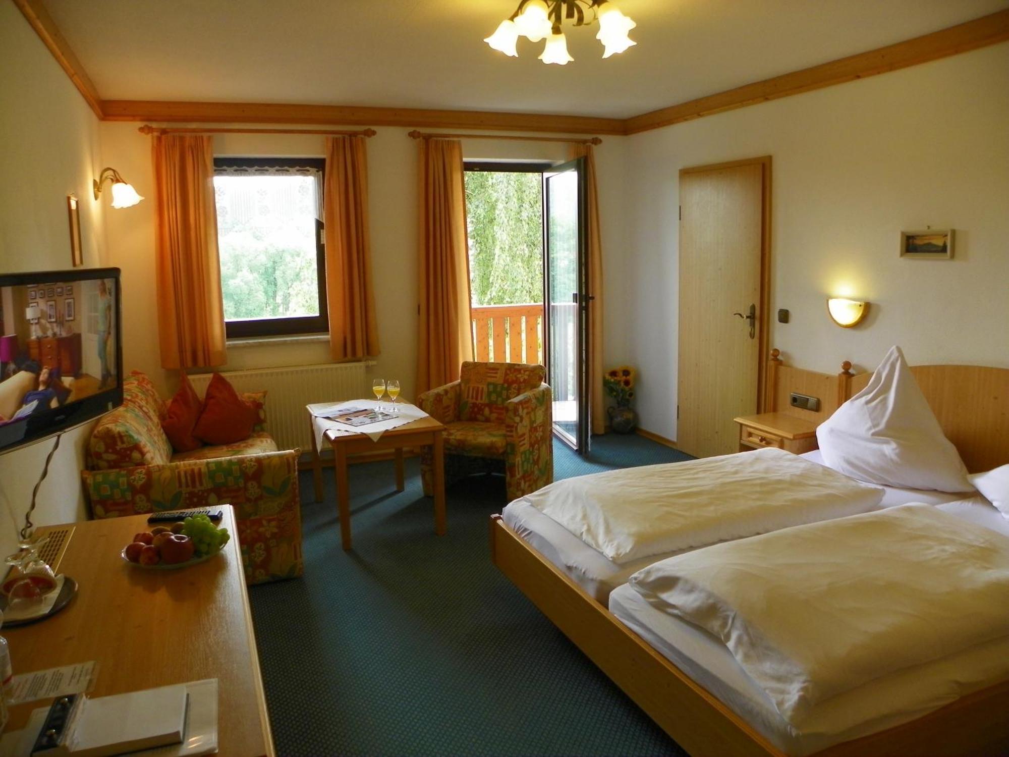 Landhotel Steigerwaldhaus Burghaslach Exteriör bild